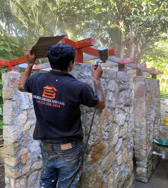 Suministro e instalación de piedras naturales, porcelanatos y cerámicas para pisos, piscinas y muros 13