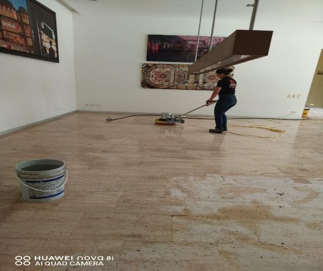 Suministro e instalación de piedras naturales, porcelanatos y cerámicas para pisos, piscinas y muros 4