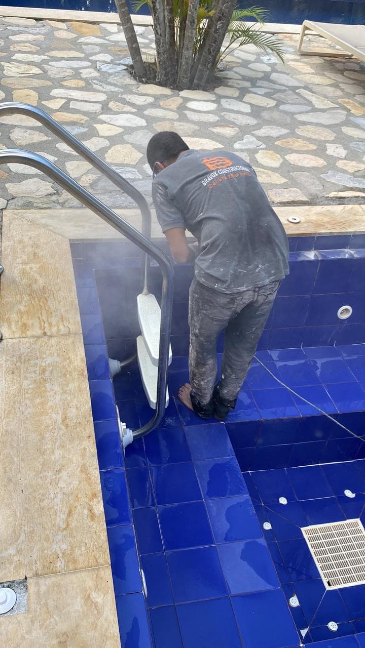 Mantenimiento de las estructuras de piscinas 5